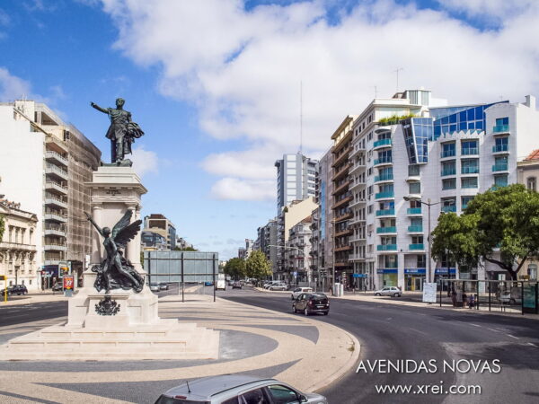 Avenidas Novas é o centro residencial da classe média, média-alta e classe alta da cidade de Lisboa que cresceu nos finais do século XIX e princípios do século XX com a expanção da cidade de Lisboa para norte