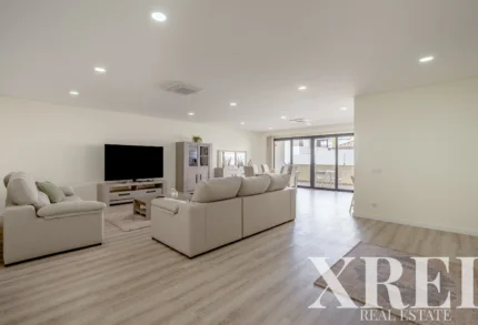 Villa 3-bedroom for sale in Quarteira, Loulé, Algarve &bull; X100723