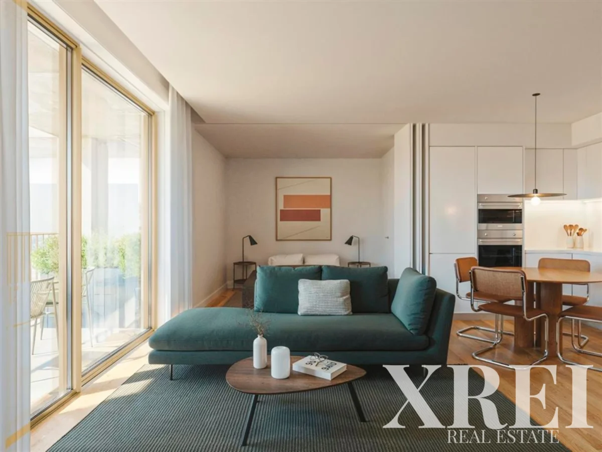 Apartment 2-bedroom for sale in Fernão Magalhães 127, Bonfim, Porto &bull; X77953