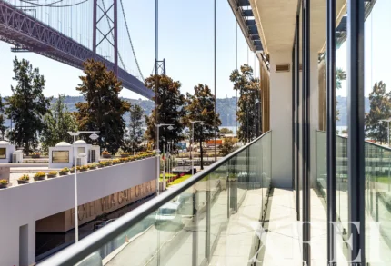 Apartment 3-bedroom for sale in Alcântara, Lisbon &bull; X100279