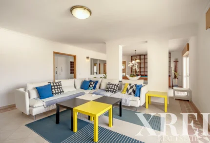 Apartment 4-bedroom for sale in Quarteira, Loulé, Algarve &bull; X100663