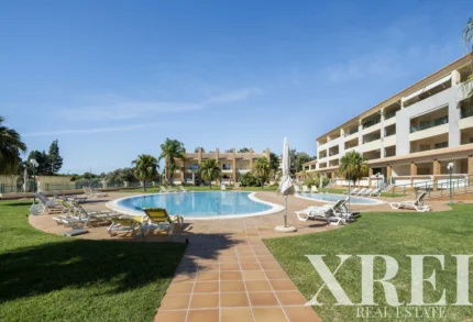 Villa 2-bedroom for sale in Quarteira, Loulé, Algarve &bull; X100783