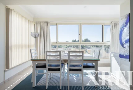 Villa 2-bedroom for sale in Quarteira, Loulé, Algarve &bull; X100783