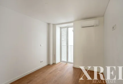 Apartment 3-bedroom for sale in Palmira 28, Arroios, Lisbon &bull; X93719