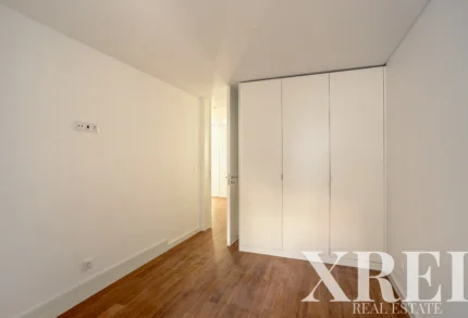 Apartment 3-bedroom for sale in Palmira 28, Arroios, Lisbon &bull; X93719