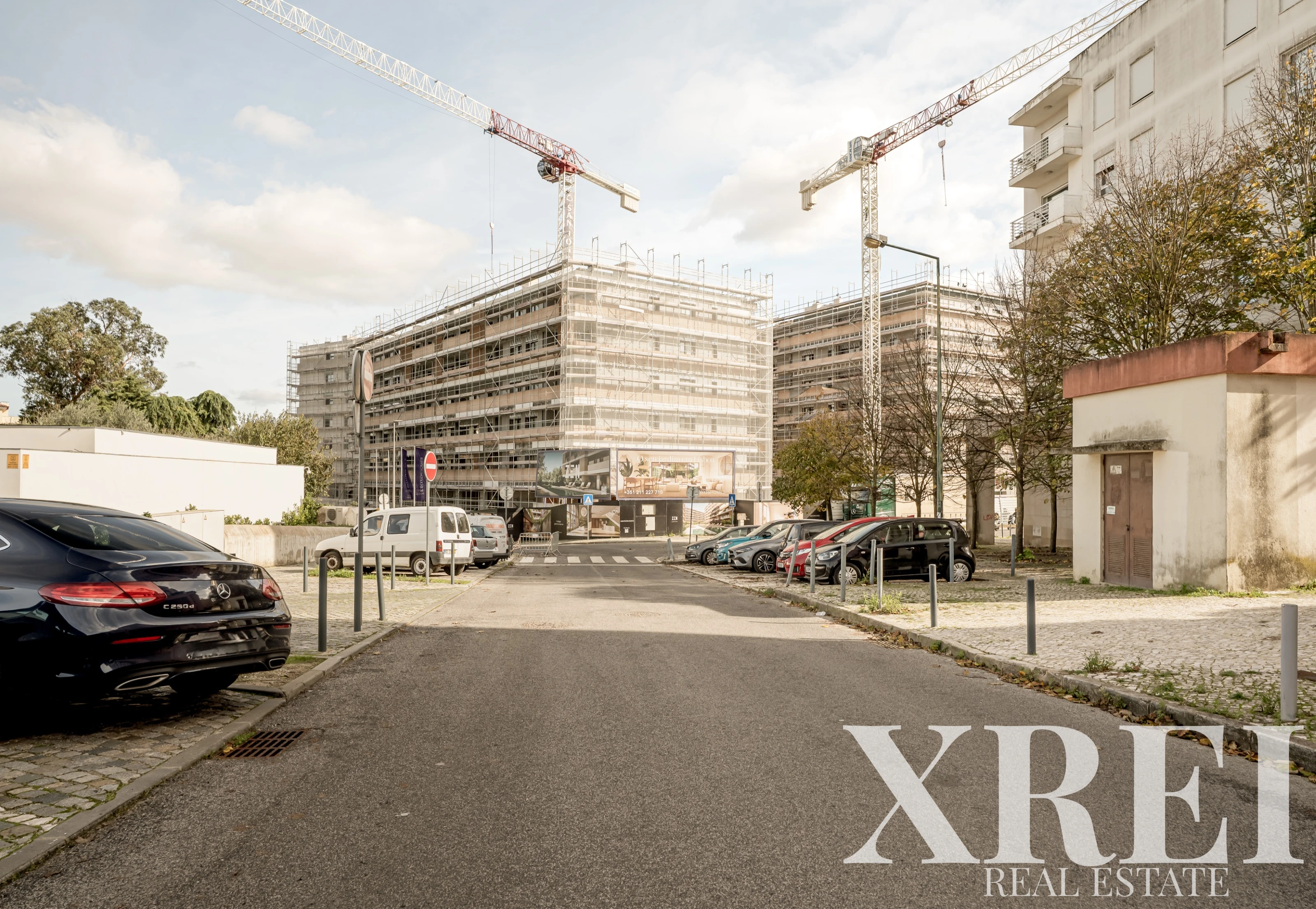 Apartment 2-bedroom for sale in Lumiar, Lisbon &bull; X96154