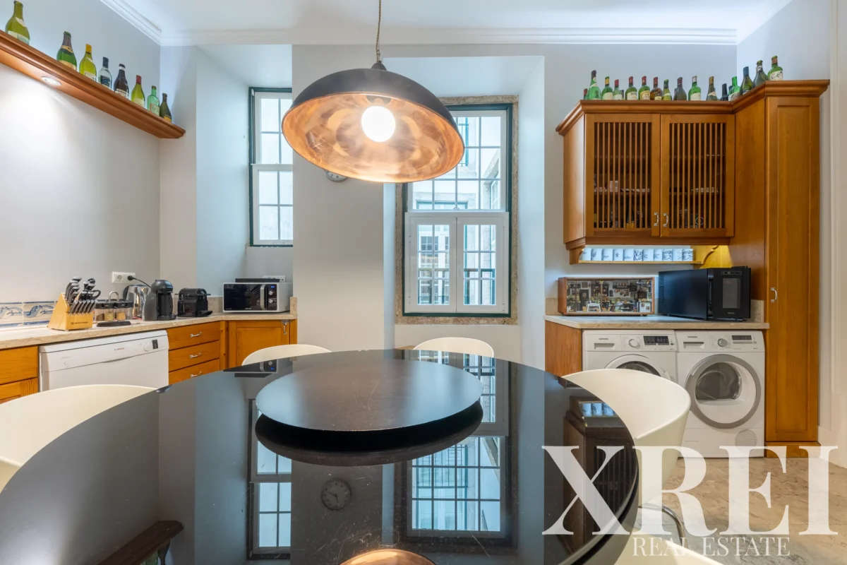 Apartment 4-bedroom for sale in Chiado, Misericórdia, Lisbon &bull; X80552