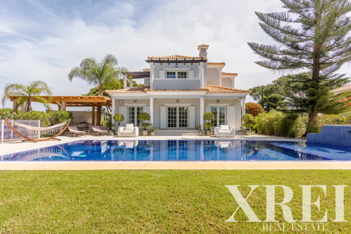 Villa 4-bedroom for sale in Almancil, Loulé, Algarve • X80031