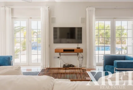 Villa 4-bedroom for sale in Almancil, Loulé, Algarve &bull; X80031