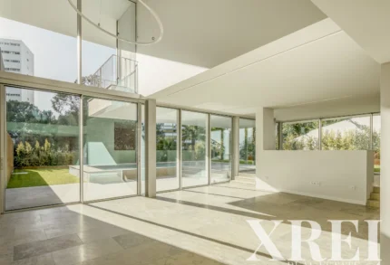 Villa 4-bedroom for sale in Cascais e Estoril, Cascais, Greater Lisbon &bull; X83793