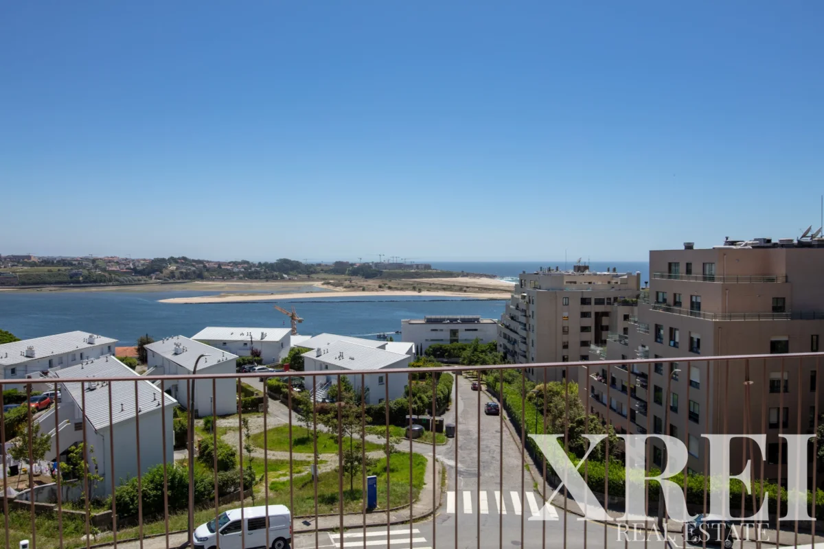 Apartment 2-bedroom for sale in Aldoar, Foz do Douro e Nevogilde, Porto &bull; X84566