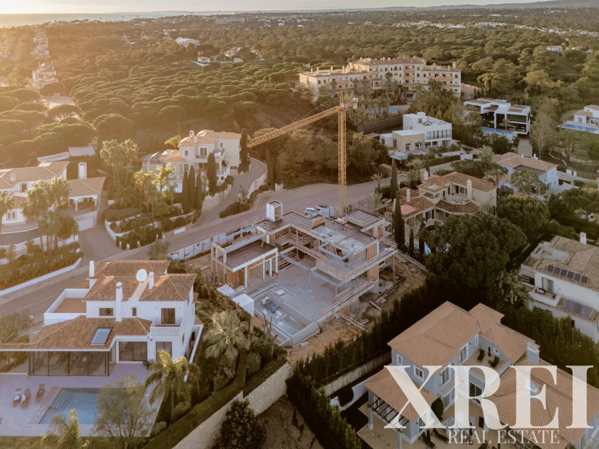 Villa 4-bedroom for sale in Quinta do Lago, Loulé, Algarve &bull; X85796