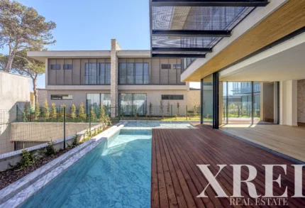 Villa 4-bedroom for sale in Cascais e Estoril, Cascais, Greater Lisbon &bull; X86851