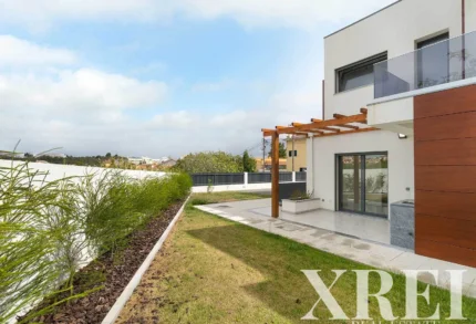 Villa 3-bedroom for sale in Cascais e Estoril, Cascais, Greater Lisbon &bull; X94193