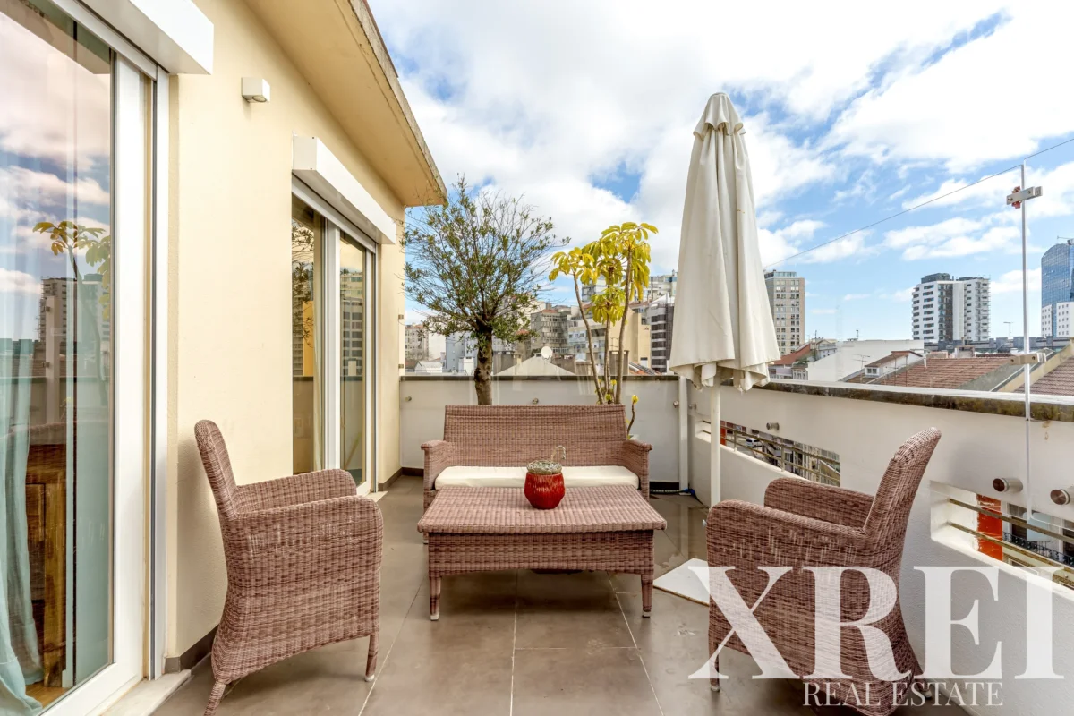Apartment 3-bedroom for sale in Campo de Ourique, Lisbon &bull; X96556