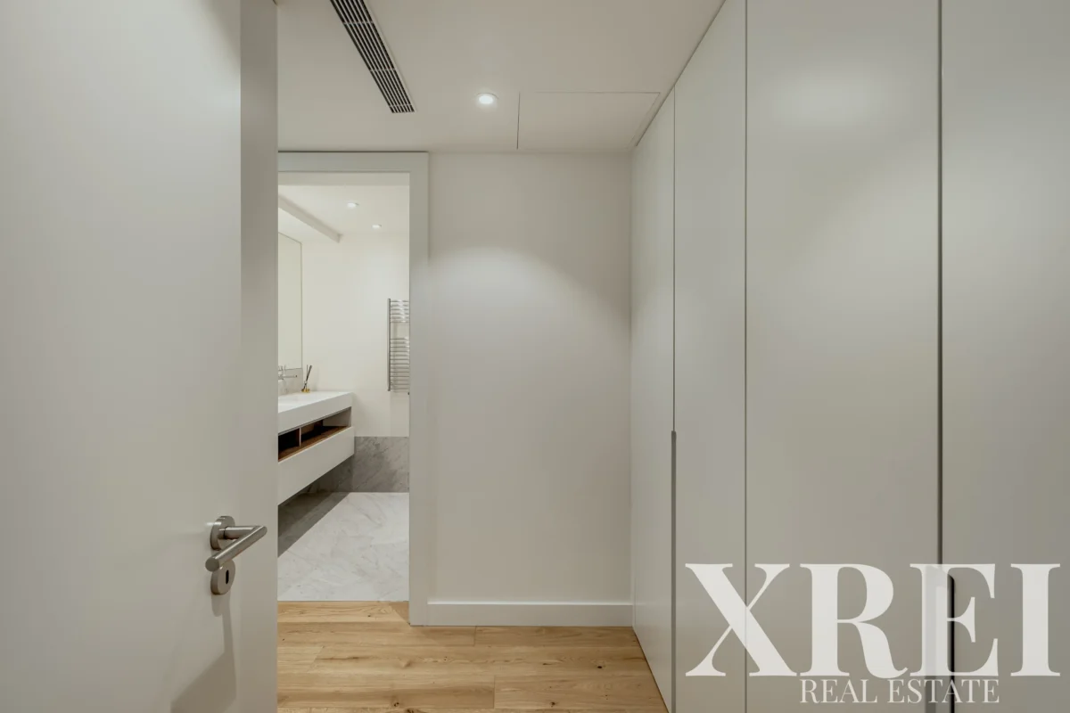 Apartment 3-bedroom for sale in Santo António, Lisbon • X96587