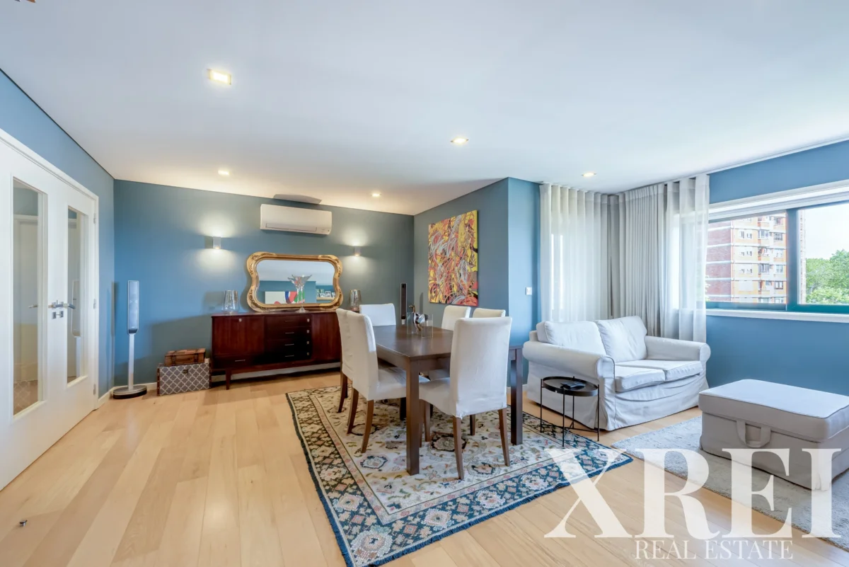 Apartment 4-bedroom for sale in Aldoar, Foz do Douro e Nevogilde, Porto &bull; X97455