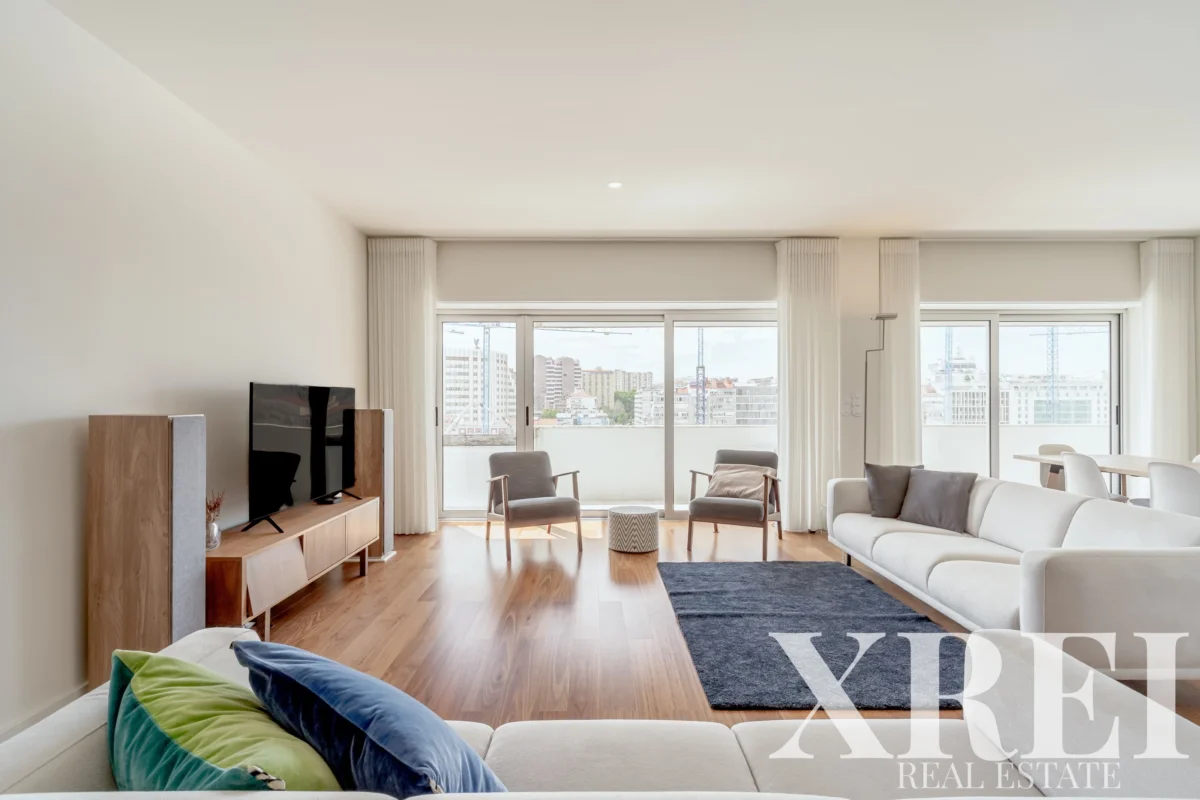 Apartment 3-bedroom for sale in Alvalade, Lisbon &bull; X97695