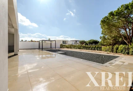 Villa 4-bedroom for sale in Golf Hills, Vilamoura, Loulé, Algarve &bull; X82217