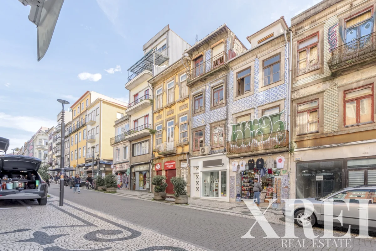 Building for sale in Cedofeita, Santo Ildefonso, Sé, Miragaia, São Nicolau e Vitória, Porto &bull; X77279