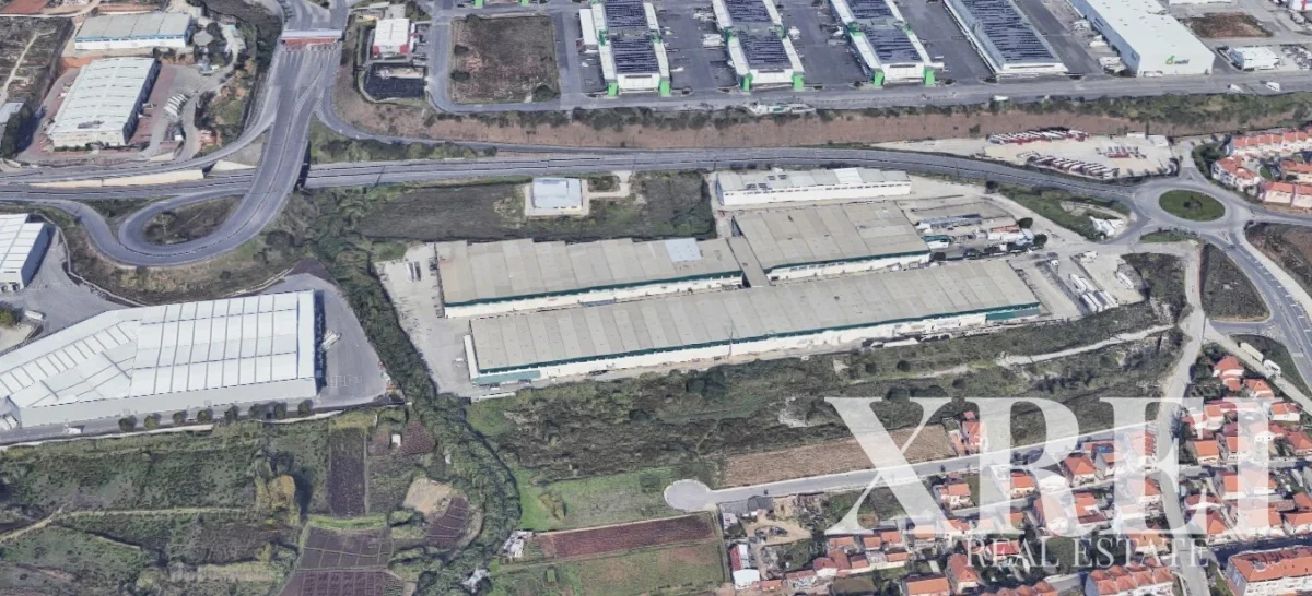 Warehouse for sale in Vialonga, Vila Franca de Xira, Greater Lisbon • X77711