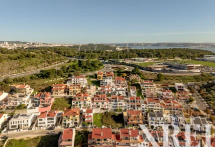 Property Studio for sale in Oeiras e São Julião da Barra, Paço de Arcos e Caxias, Oeiras, Greater Lisbon &bull; X93983