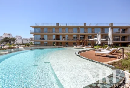 Apartment 2-bedroom for sale in Quarteira, Loulé, Algarve &bull; X98117