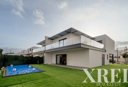 Villa 3-bedroom for sale in Herdade do Meio, Amora, Seixal, Setúbal &bull; X88275