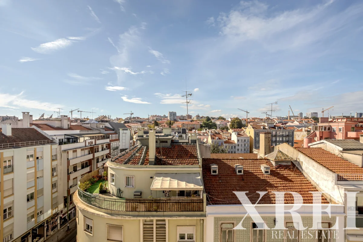 Apartment 3-bedroom for sale in Palmira 28, Arroios, Lisbon &bull; X93720