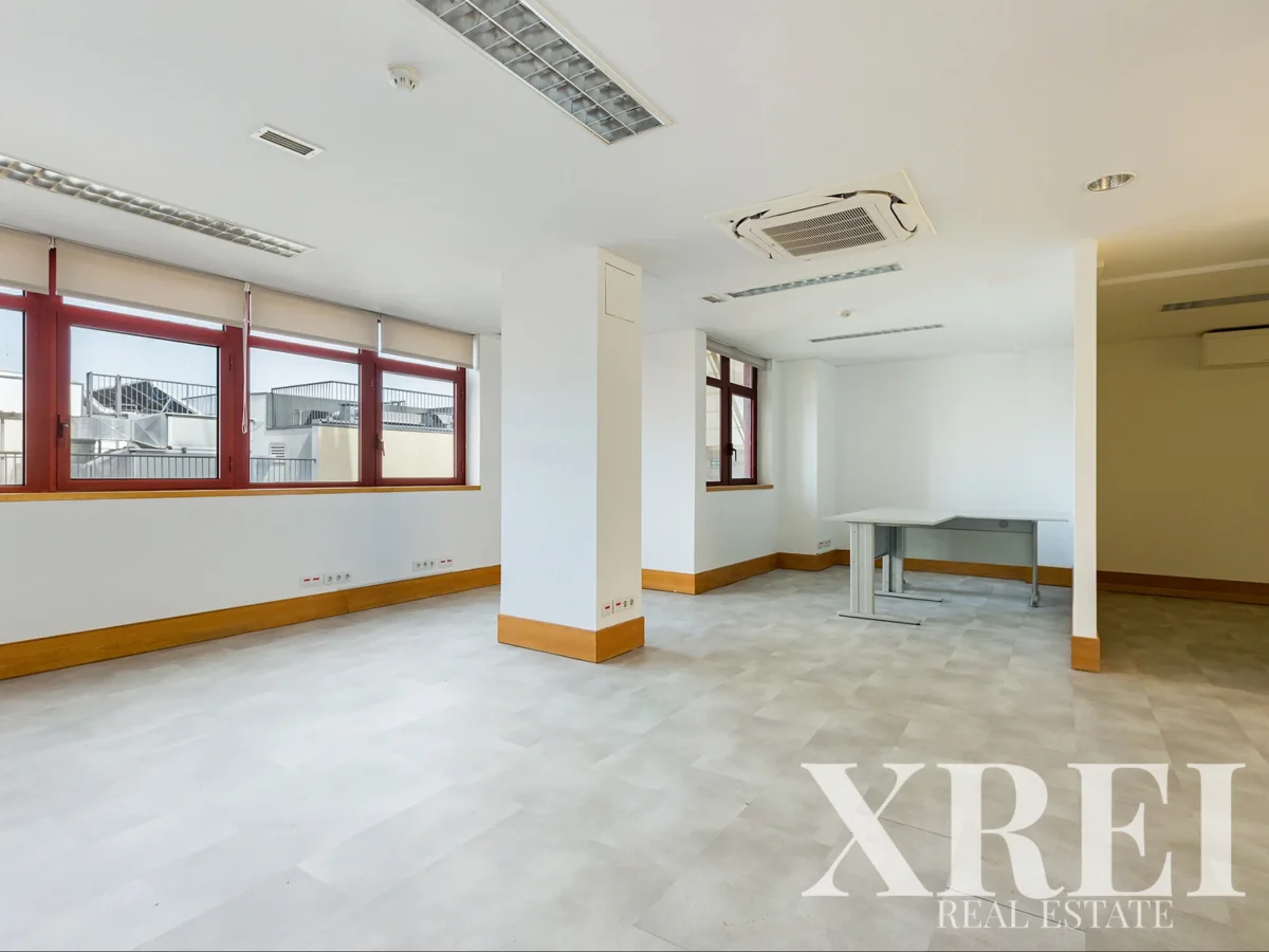 office for sale in Santo António, Lisbon &bull; X96067