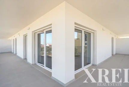 Apartment 3-bedroom for sale in Barreiro e Lavradio, Barreiro, Setúbal &bull; X98196