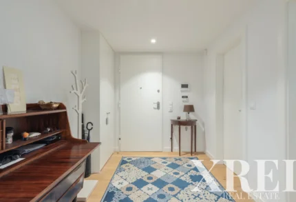 Apartment 3-bedroom for sale in Lordelo do Ouro e Massarelos, Porto &bull; X98201