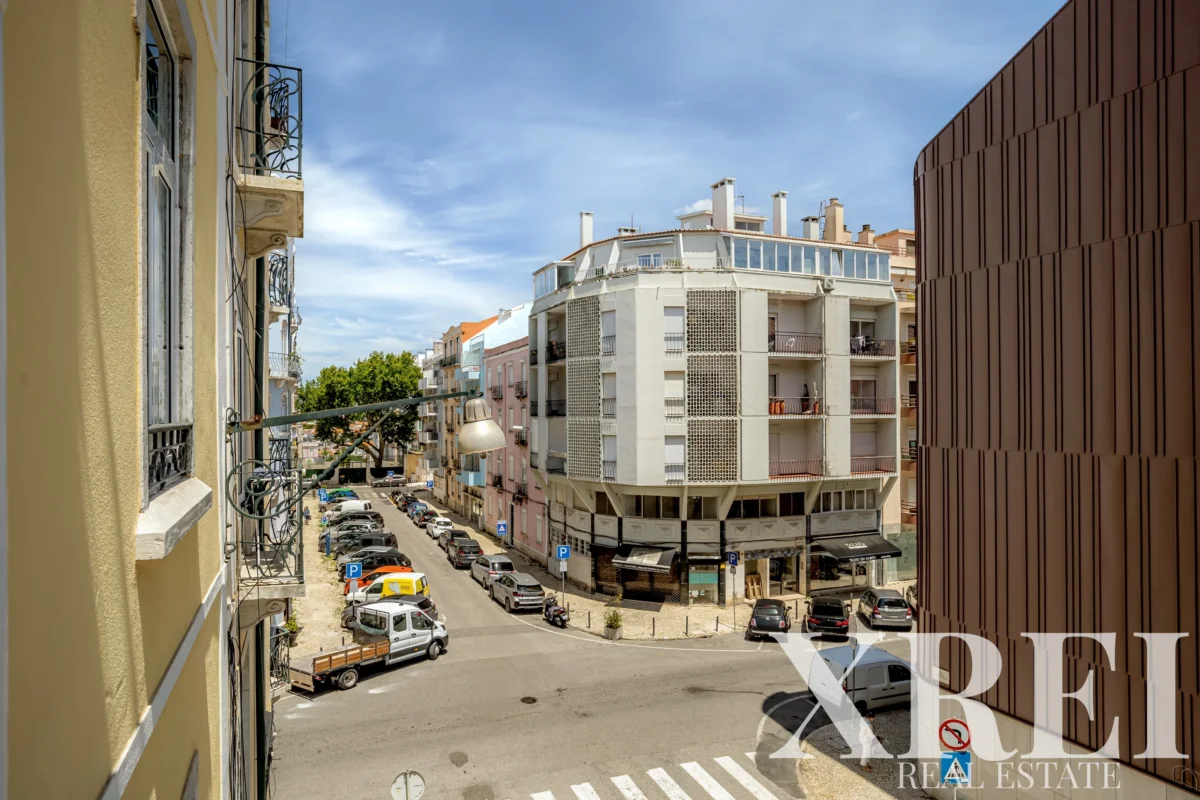 Apartment 3-bedroom for sale in Campo de Ourique, Lisbon &bull; X97849