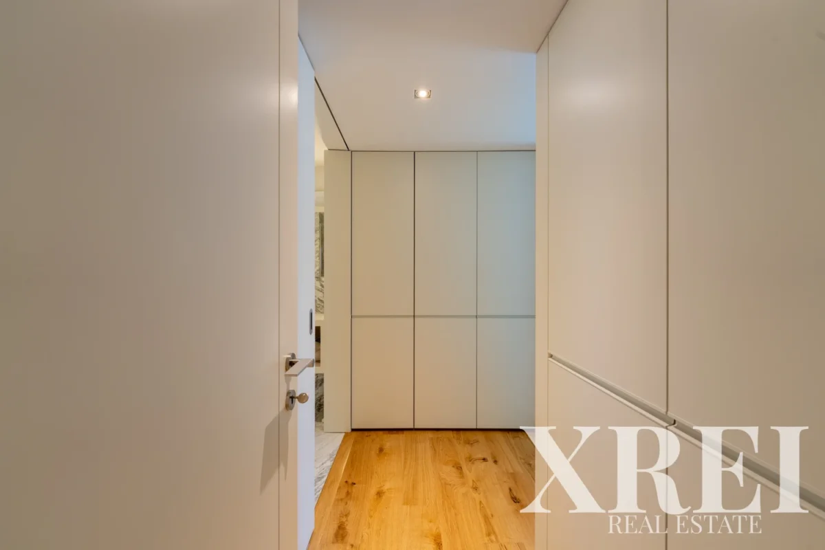 Apartment 3-bedroom for sale in Santo António, Lisbon • X98463