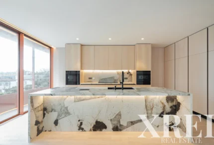 Apartment 4-bedroom for sale in Aldoar, Foz do Douro e Nevogilde, Porto &bull; X95953
