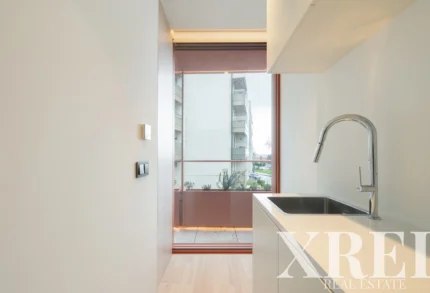 Apartment 4-bedroom for sale in Aldoar, Foz do Douro e Nevogilde, Porto &bull; X95953