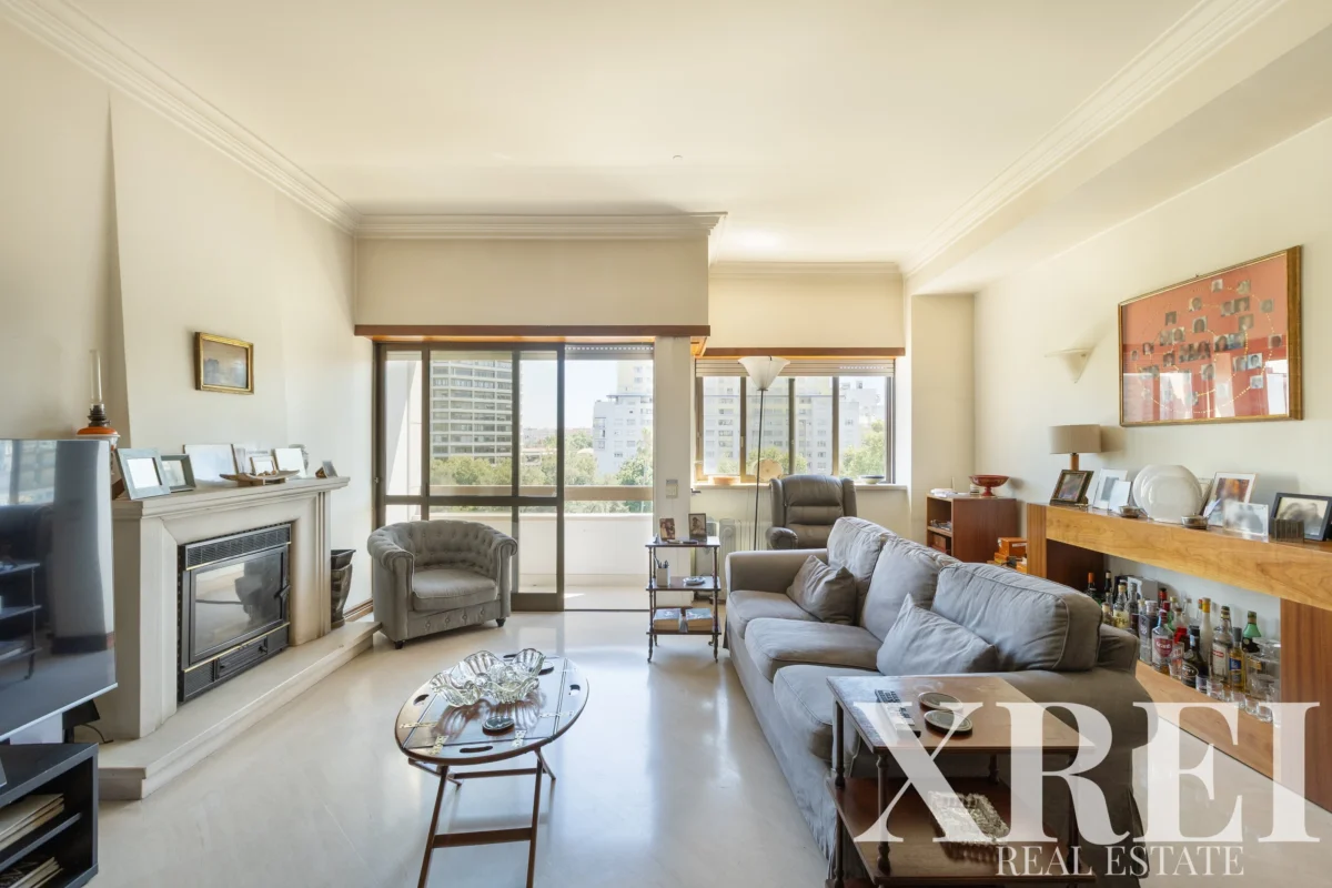 Apartment 4-bedroom for sale in Alvalade, Lisbon • X98634
