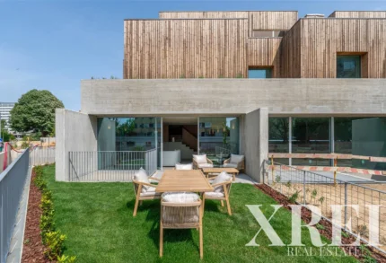 Villa 4-bedroom for sale in As Camélias, Ramalde, Porto &bull; X83894