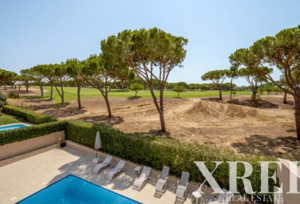 Villa 6-bedroom for sale in Quarteira, Loulé, Algarve &bull; X99382