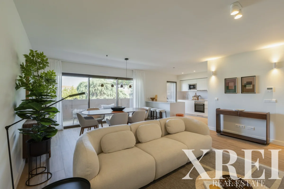 Top Floor Apartment 3-bedroom for sale in Zen, Lumiar, Lisbon • X66428