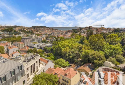 Building for sale in Santo António, Lisbon &bull; X99887