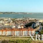 Apartment 3-bedroom for sale in Algés, Linda-a-Velha e Cruz Quebrada-Dafundo, Oeiras, Greater Lisbon &bull; X99256 - gallery image