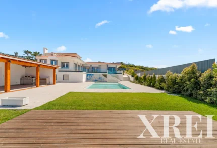 Villa 6-bedroom for sale in Colares, Sintra, Greater Lisbon &bull; X99700
