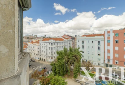 Apartment 3-bedroom for sale in Arroios, Lisbon &bull; X100208